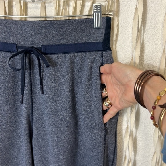 Lululemon Cool & Collected Jogger 28" size 6 in Heathered Speckled True Navy - Picture 4 of 16